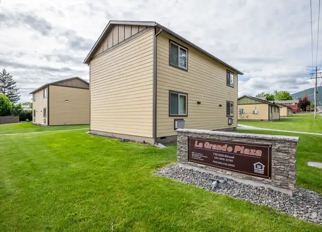 Property at 713 12th St, La Grande, OR, 97850, 1 bed, 1 bath, [object Object]