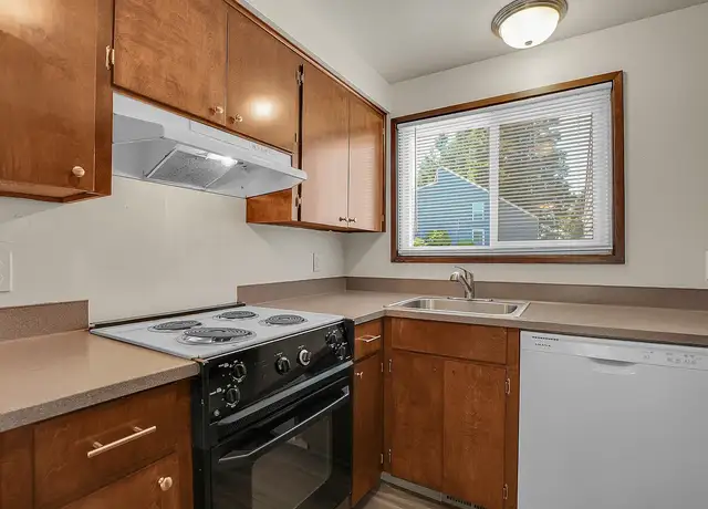 Photo of 790 Lockhaven Dr NE, Keizer, OR 97303