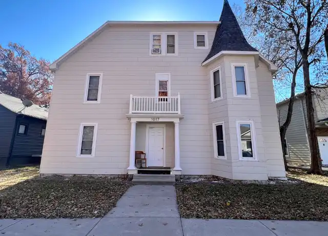 Property at 1017 Laramie St Unit 3, Manhattan, KS, 66502, 1 bed, 1 bath, [object Object]