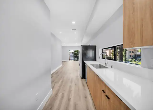 Property at 1218 Magnolia Ave Unit 1216, Los Angeles, CA, 90006, 3 beds, 3.5 baths, [object Object]