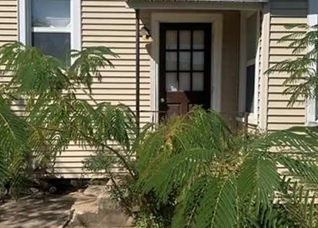Property at 207 Taylor St, Bowie, TX, 76230, 3 beds, 1 bath, [object Object]