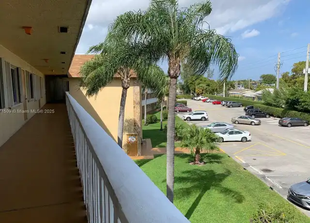 Property at 600 Village Green Ct #308, Palm Springs, FL, 33461, 2 beds, 1.5 baths, [object Object]