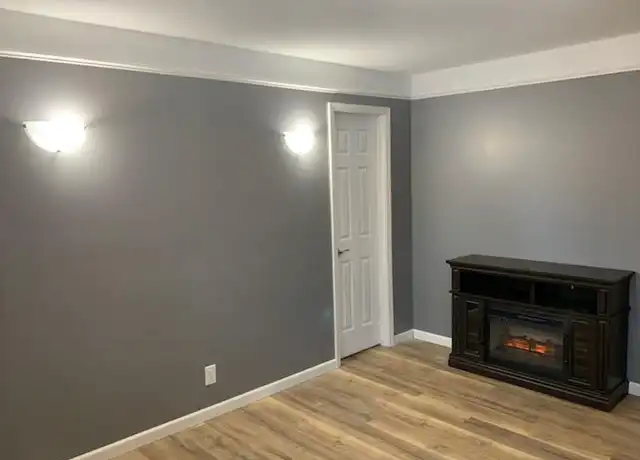 Property at 442 W Church St Unit B, Benton, IL, 62812, 2 beds, 1 bath, [object Object]