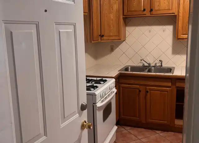 Property at 8 Malden St Unit 12, Worcester, MA, 01606, 1 bed, 1 bath, [object Object]