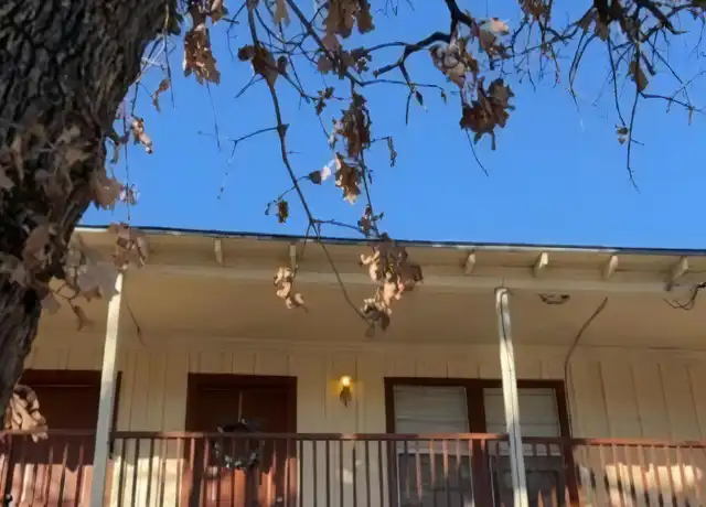 Property at 1014 S Waco St, Weatherford, TX, 76086, 1 bed, 1 bath, [object Object]