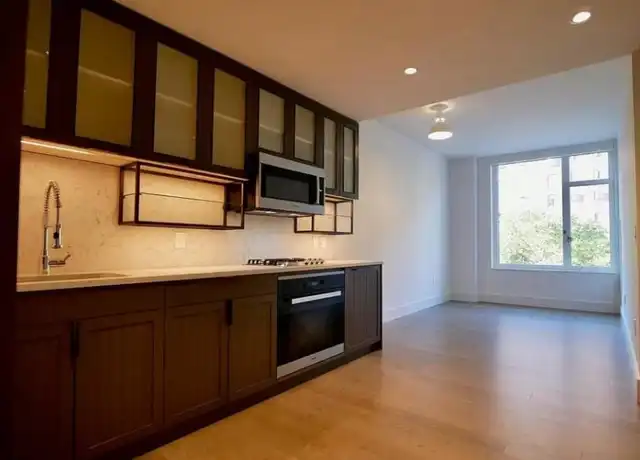 Property at 510 E 14th St, New York, NY, 10009, 1 bed, 1 bath, [object Object]