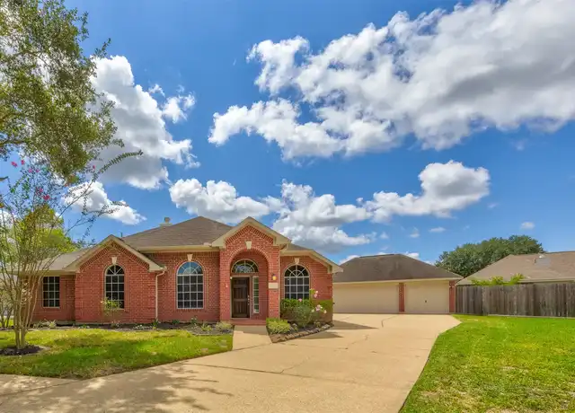 Property at 2107 Cross Bay Ct, League City, TX, 77573, 4 beds, 2 baths, [object Object]