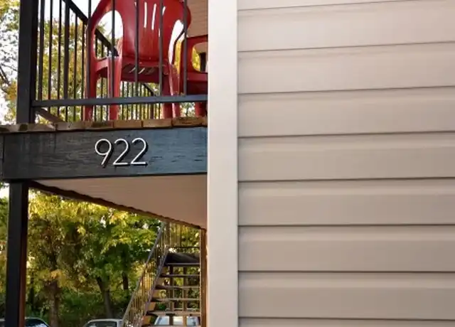Property at 922 W Hughes St Unit 2, Fayetteville, AR, 72701, 2 beds, 1 bath, [object Object]