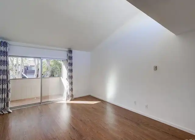 Property at 3549 Castle Glen Dr, San Diego, CA, 92123, 1 bed, 1 bath, [object Object]