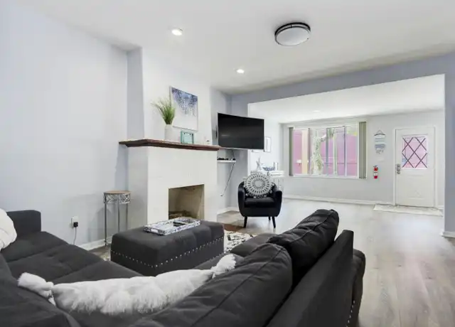Property at 9 N Weymouth Ave Unit a, Ventnor City, NJ, 08406, 3 beds, 2 baths, [object Object]