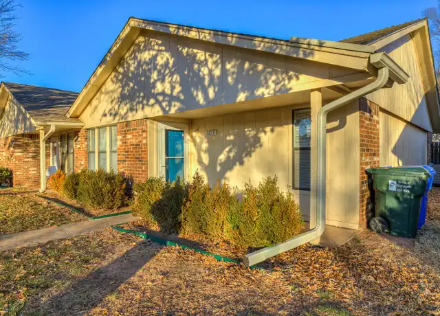 Property at 1215 Clearwater Dr, Norman, OK, 73071, 2 beds, 2 baths, [object Object]