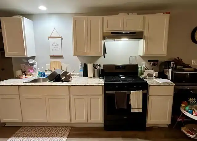 Property at 468 Linden St Unit 3, Fall River, MA, 02720, 2 beds, 1 bath, [object Object]