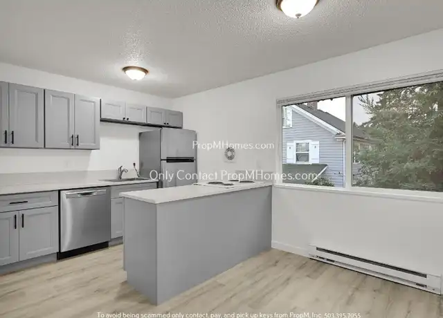 Property at 716 9th St, Oregon City, OR, 97045, 2 beds, 1 bath, [object Object]