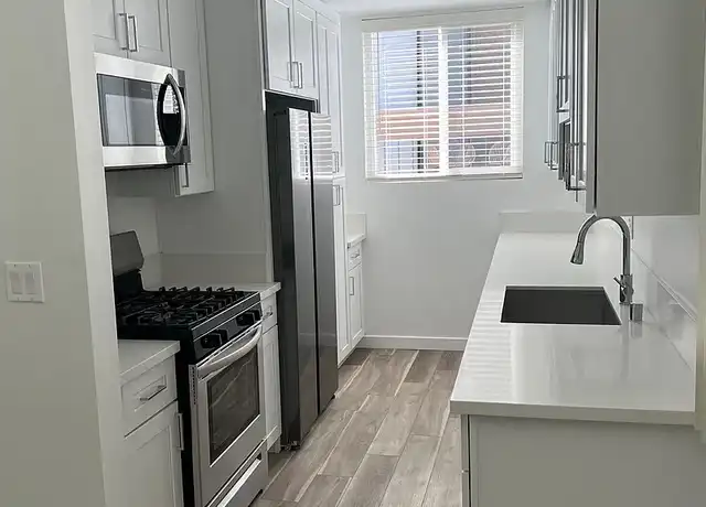 Property at Brentwood Towers - 11600 Montana Ave, Los Angeles, CA, 90049, 1 bed, 1 bath, [object Object]