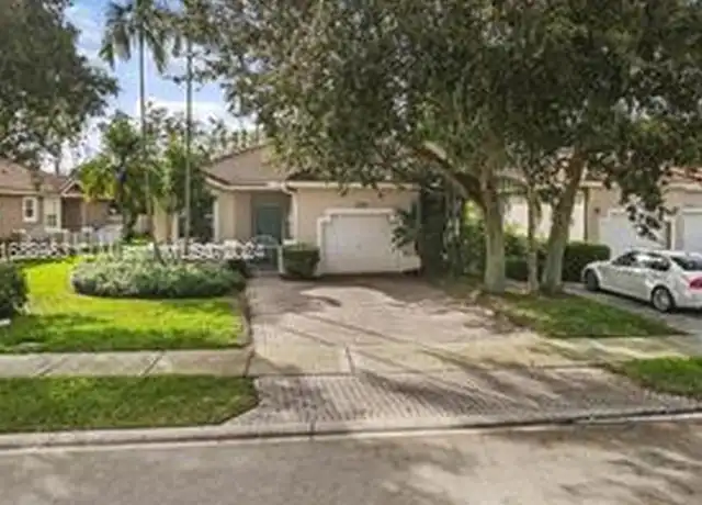 Property at 7620 S Aragon Blvd, Sunrise, FL, 33322, 3 beds, 2 baths, [object Object]