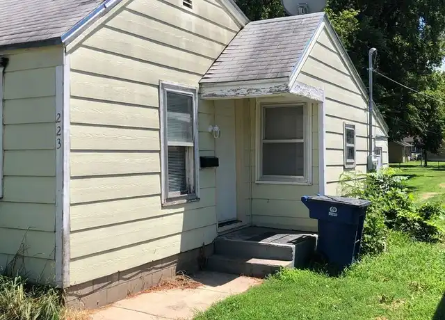Property at 223 SW 3rd St, Newton, KS, 67114, 1 bed, 1 bath, [object Object]