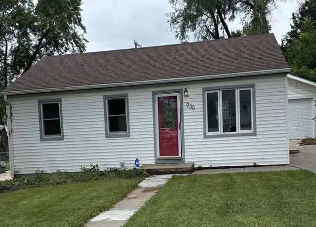 Property at 930 Groveland St, Lincoln, NE, 68521, 2 beds, 1 bath, [object Object]