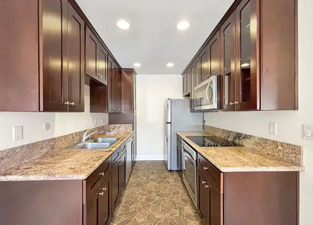 Property at 8604 Via Mallorca Unit G, La Jolla, CA, 92037, 1 bed, 1 bath, [object Object]