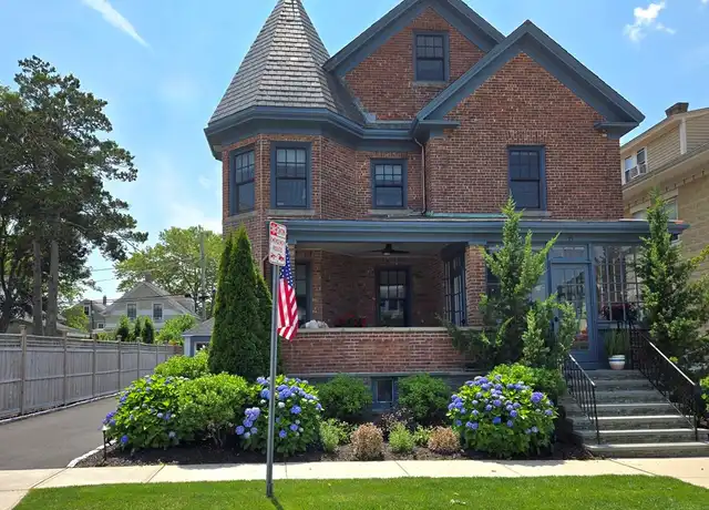 Property at 21 Bedlow Ave, Newport, RI, 02840, 6 beds, 3.5 baths, [object Object]