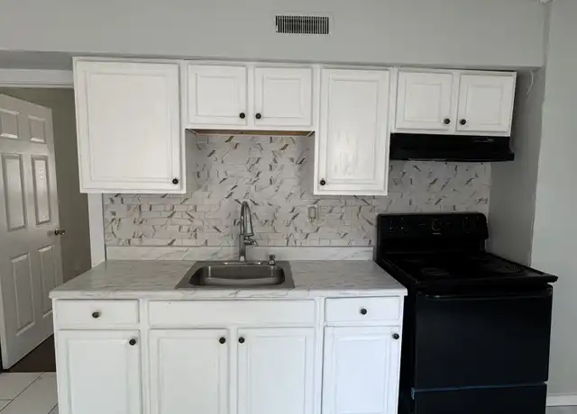 Property at 151 West St Unit 2, New Haven, CT, 06519, 3 beds, 1 bath, [object Object]