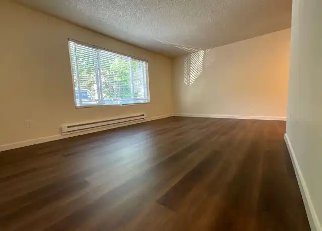 Property at 2140 N 112th St Unit 204, Seattle, WA, 98133, 1 bed, 1 bath, [object Object]