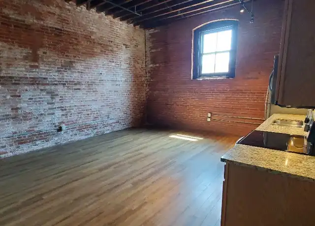 Property at 511 Pershing Ave Unit 202E, Davenport, IA, 52803, 2 beds, 2 baths, [object Object]