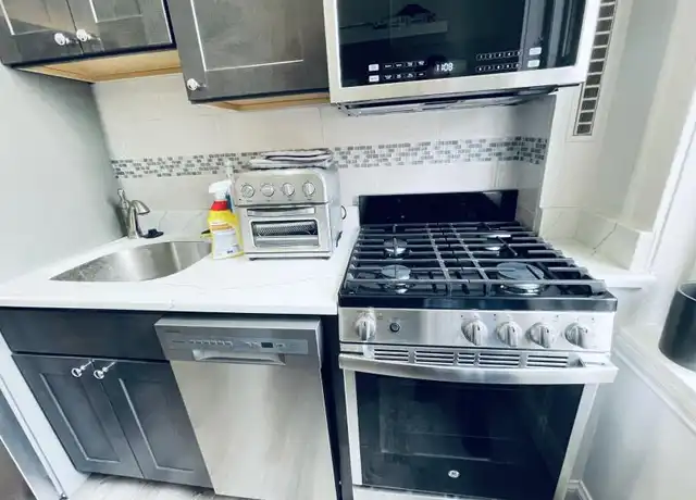 Property at 4 Carol Ave, Brighton, MA, 02135, 2 beds, 1 bath, [object Object]