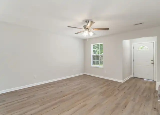 Property at 165 Old Patton Ln Unit 2, Harriman, TN, 37748, 2 beds, 1.5 baths, [object Object]