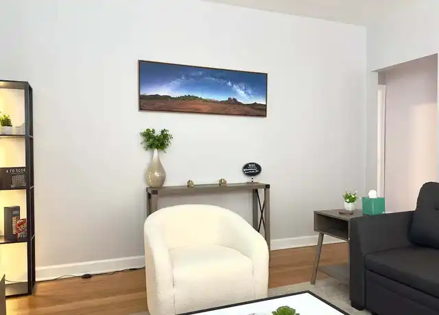 Property at 6437 N Hamilton Ave, Chicago, IL, 60645, 1 bed, 1 bath, [object Object]