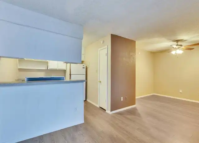 Property at 400 W 34th St Unit 102, Austin, TX, 78705, 1 bed, 1 bath, [object Object]