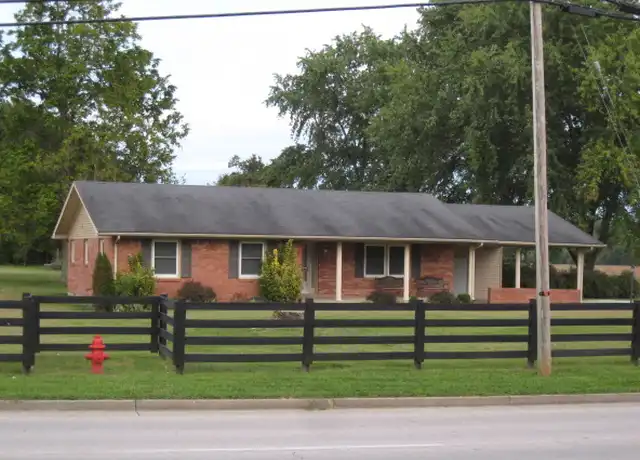 Property at 409 N Lincoln Blvd, Hodgenville, KY, 42748, 3 beds, 1.5 baths, [object Object]