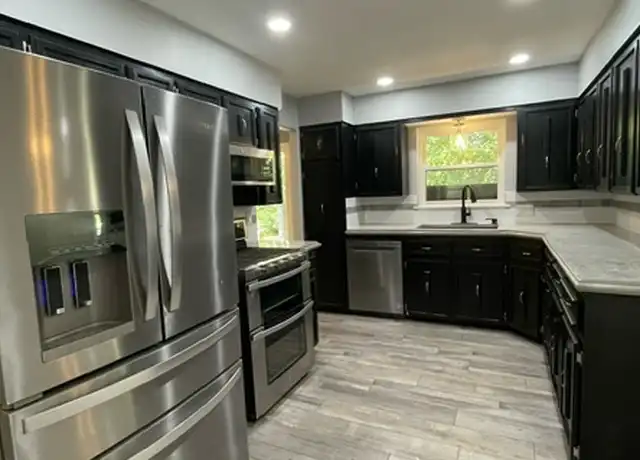 Property at 106 Oak Hills Dr, Coffeyville, KS, 67337, 3 beds, 2 baths, [object Object]