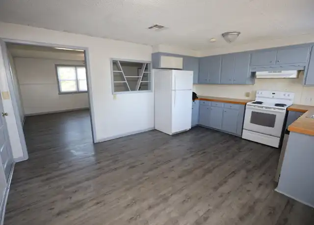 Property at 8408 S US Highway 69, McAlester, OK, 74501, 3 beds, 2 baths, [object Object]