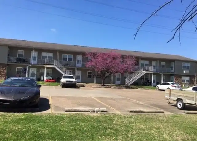 Property at 2900 N Fulton Ave Apt 6, Evansville, IN, 47710, 1 bed, 1 bath, [object Object]