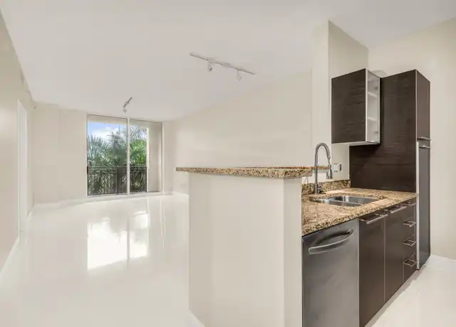 Property at 550 Okeechobee Blvd #425, West Palm Beach, FL, 33401, 1 bed, 1 bath, [object Object]