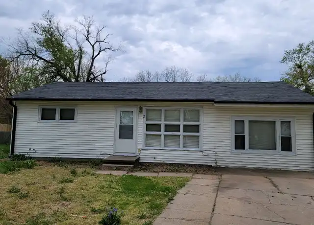 Property at 3 Willow Ct, Salina, KS, 67401, 3 beds, 1 bath, [object Object]