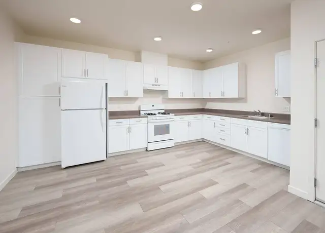 Photo of 1743, CA 93535