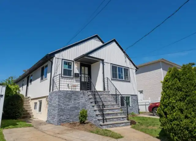 Property at 31 Graywood Rd, Port Washington, NY, 11050, 3 beds, 2 baths, [object Object]