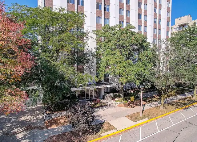 Property at Shorewood East - 3939 N Murray Ave, Milwaukee, WI, 53211, 1-2 bed, 1-1.5 bath, [object Object]