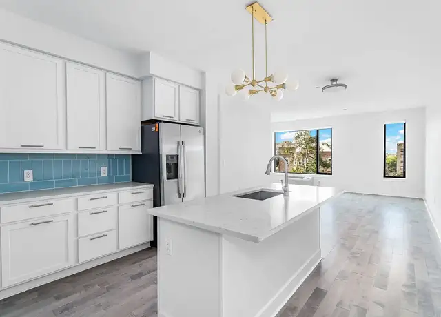 Photo of 20 Burling Ln, New Rochelle, NY 10801