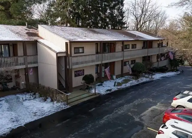 Property at 136 N Cleveland Ave Unit B3, Mogadore, OH, 44260, 1 bed, 1 bath, [object Object]