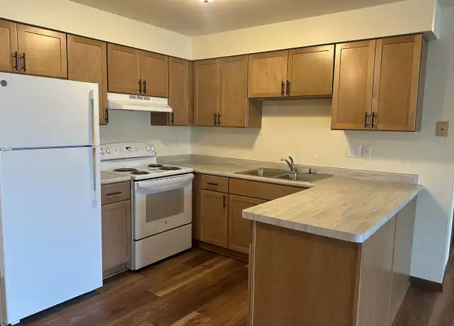 Property at 2170 W 9th Ave Unit 4-2154, Oshkosh, WI, 54904, 2 beds, 1 bath, [object Object]
