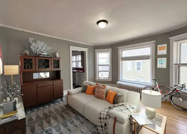 Property at 1122 E 5th St Unit Upper, Duluth, MN, 55805, 4 beds, 1.5 baths, [object Object]