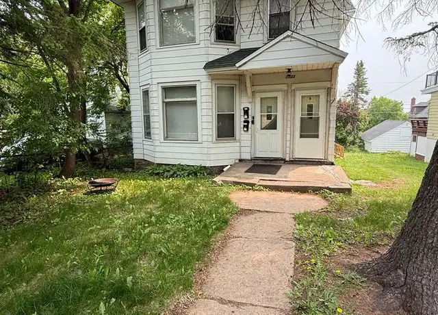 Property at 1122 E 5th St Unit Upper, Duluth, MN, 55805, 4 beds, 1.5 baths, [object Object]