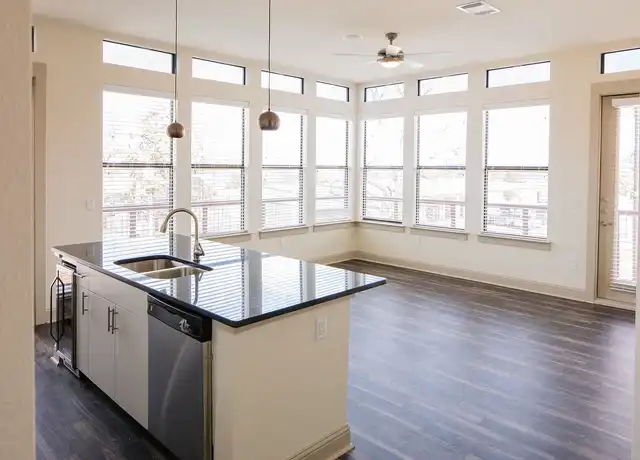 Property at Magnolia on Park - 2901 W 5th St, Fort Worth, TX, 76107, 1-2 bed, 1-2 bath, [object Object]