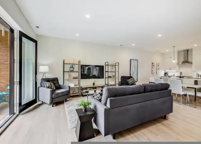 Property at 2839 N Milwaukee Ave, Chicago, IL, 60618, 0 beds, 1 bath, [object Object]