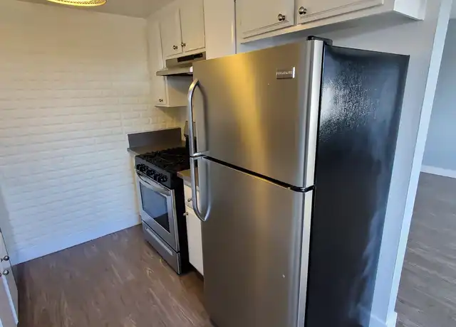 Property at 664 W 12th St Unit 206, San Pedro, CA, 90731, 1 bed, 1 bath, [object Object]