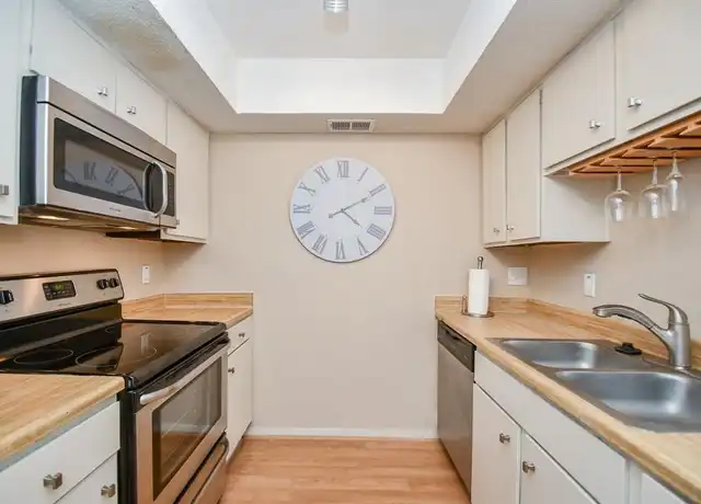 Property at 2832 S Bartell Dr, Houston, TX, 77054, 2 beds, 1 bath, [object Object]