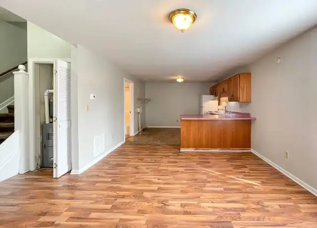 Property at 114 E 8th St Unit 2, Muncie, IN, 47302, 3 beds, 1 bath, [object Object]
