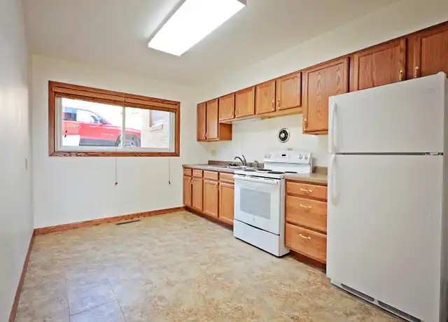 Property at 509 11th Ave NE, Minot, ND, 58703, 2 beds, 1 bath, [object Object]
